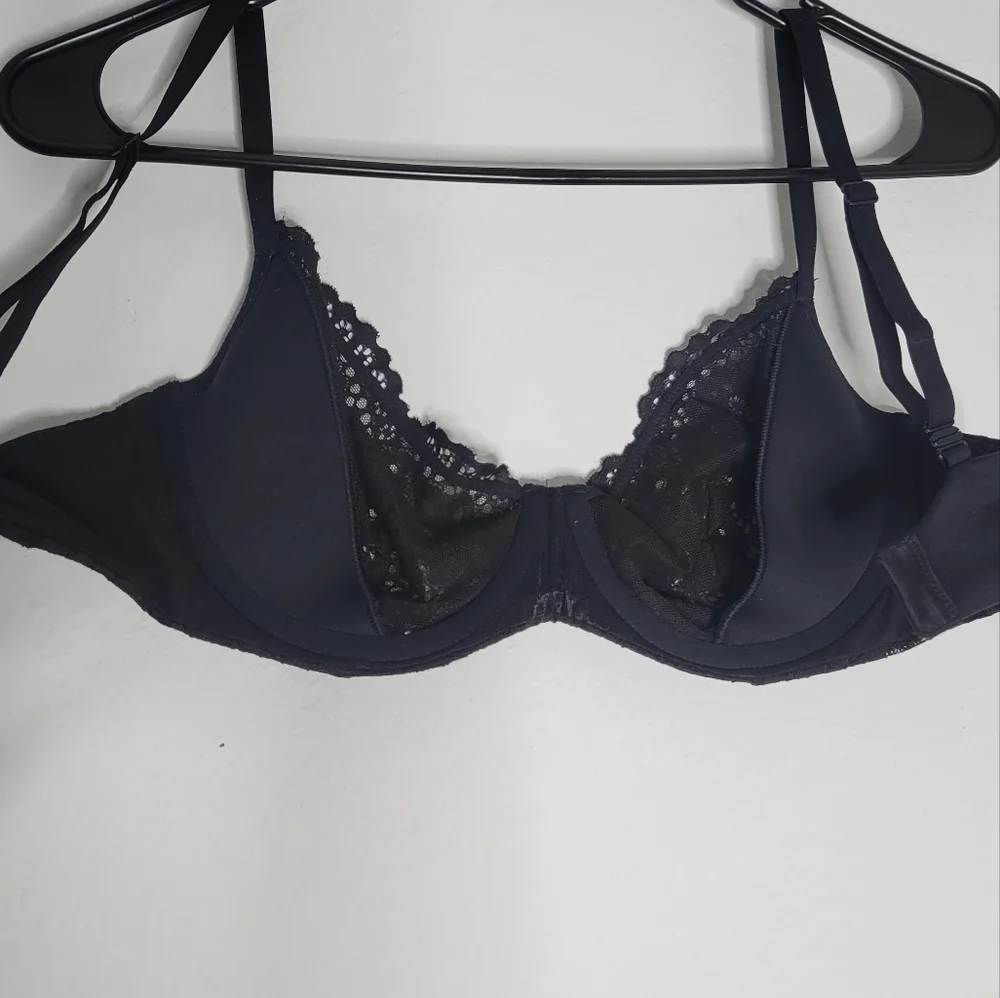 Victoria's Secret Bra 32DDD - Picture 5 of 8